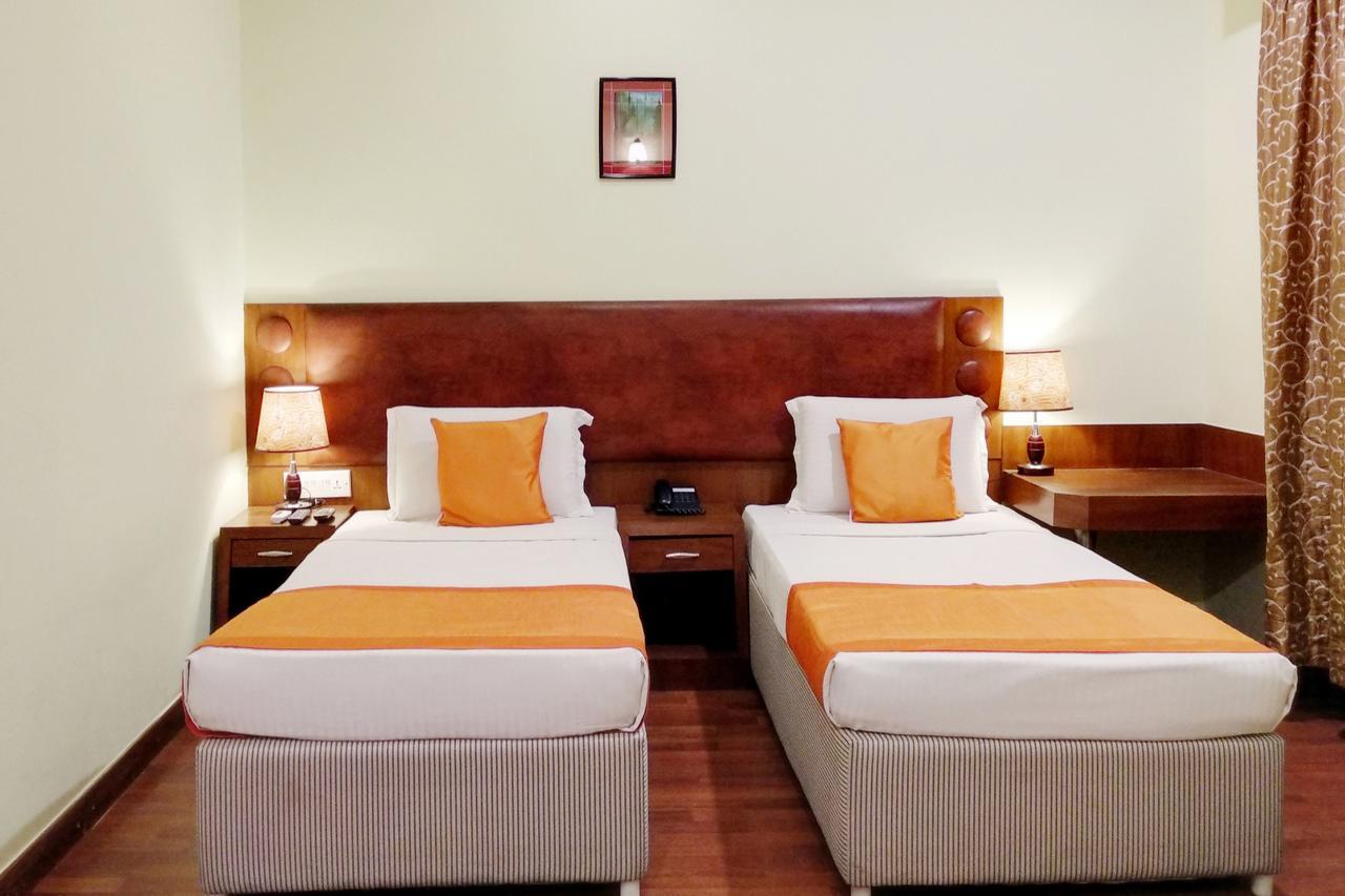 העיר בנגלור Oyo 6110 Thalassa Suites מראה חיצוני תמונה