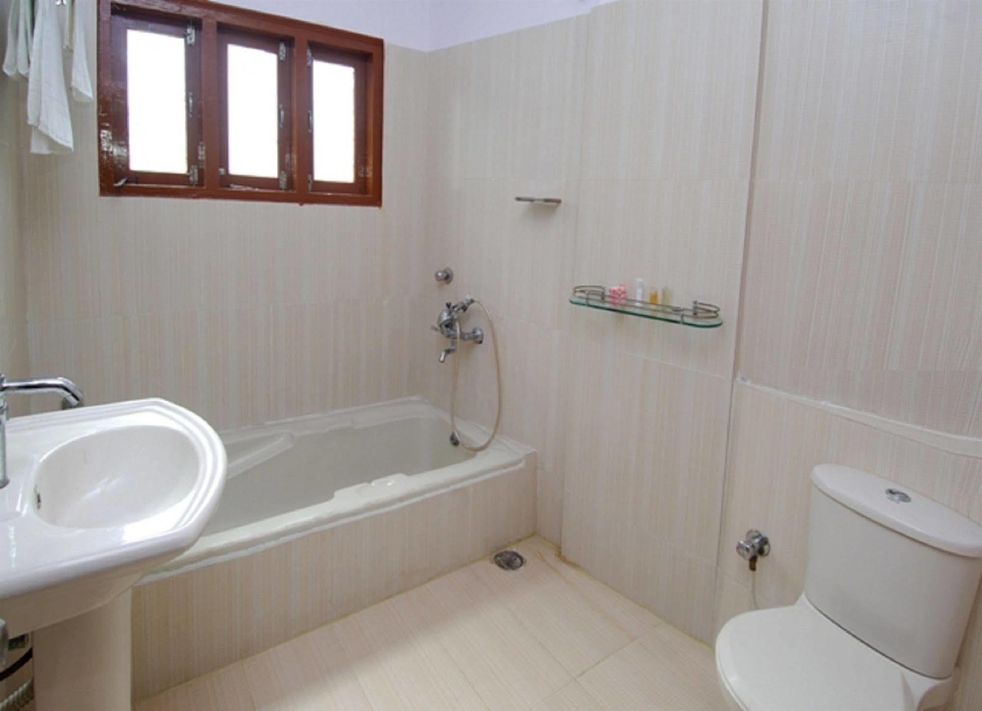 העיר בנגלור Oyo 6110 Thalassa Suites מראה חיצוני תמונה