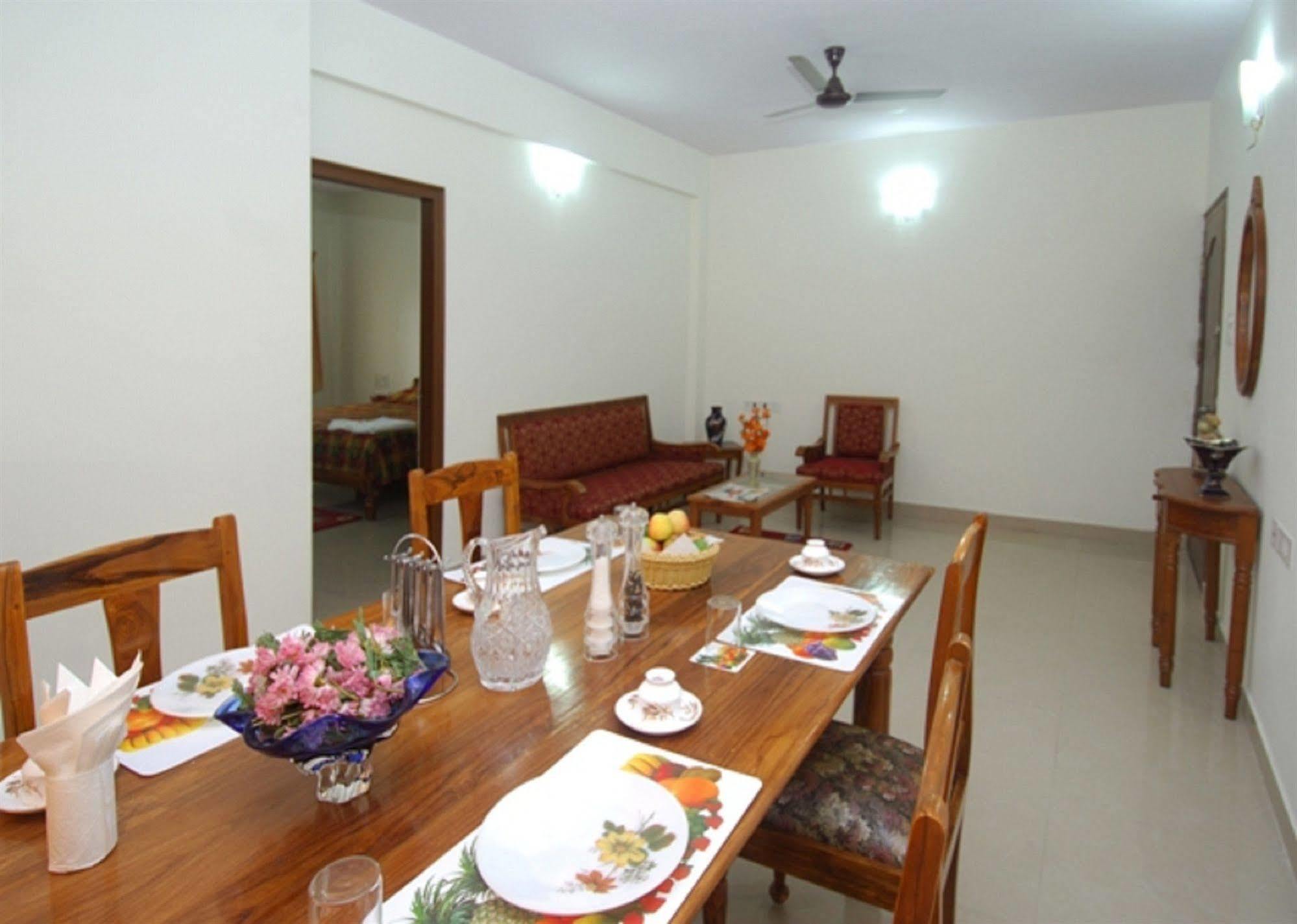 העיר בנגלור Oyo 6110 Thalassa Suites מראה חיצוני תמונה