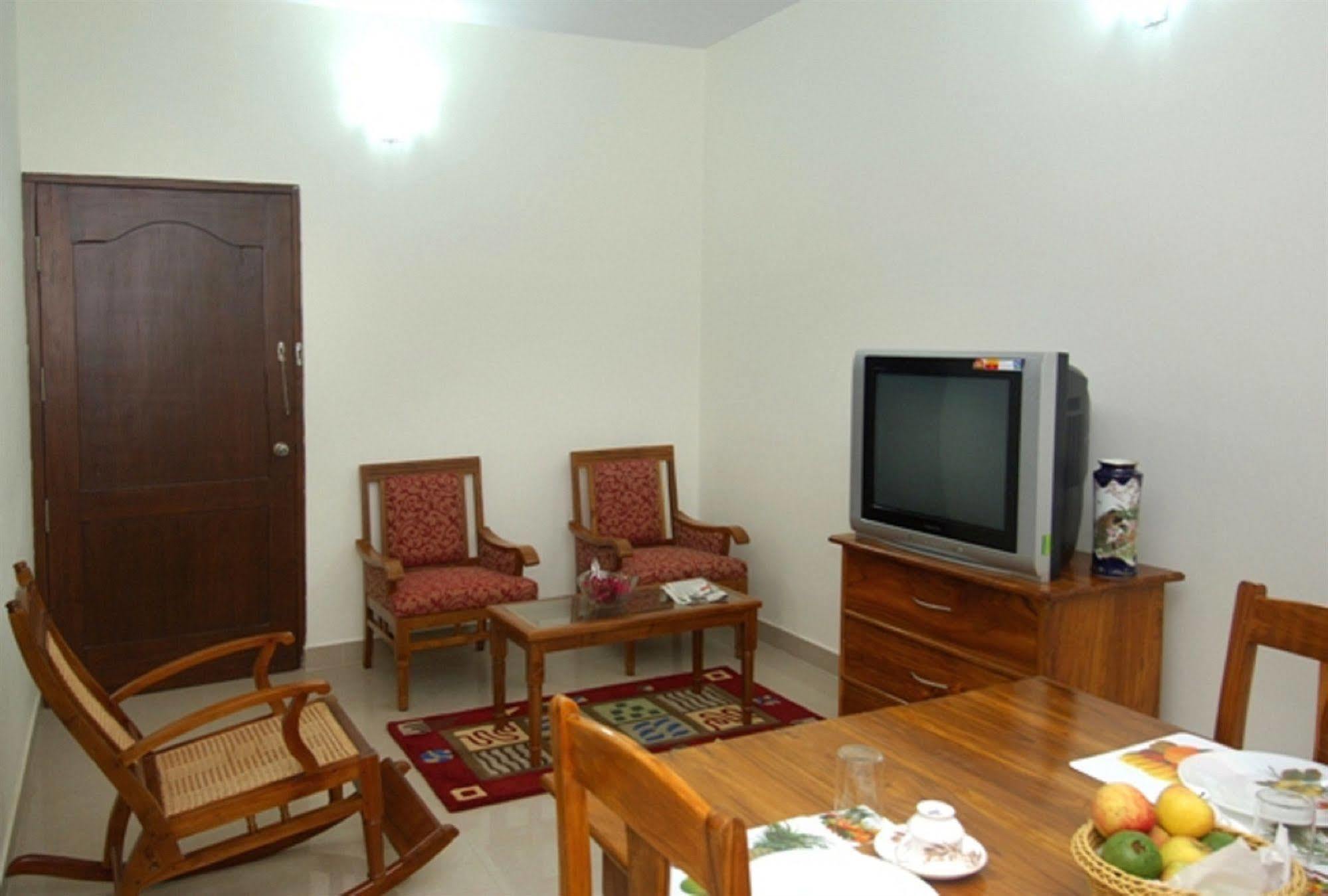 העיר בנגלור Oyo 6110 Thalassa Suites מראה חיצוני תמונה