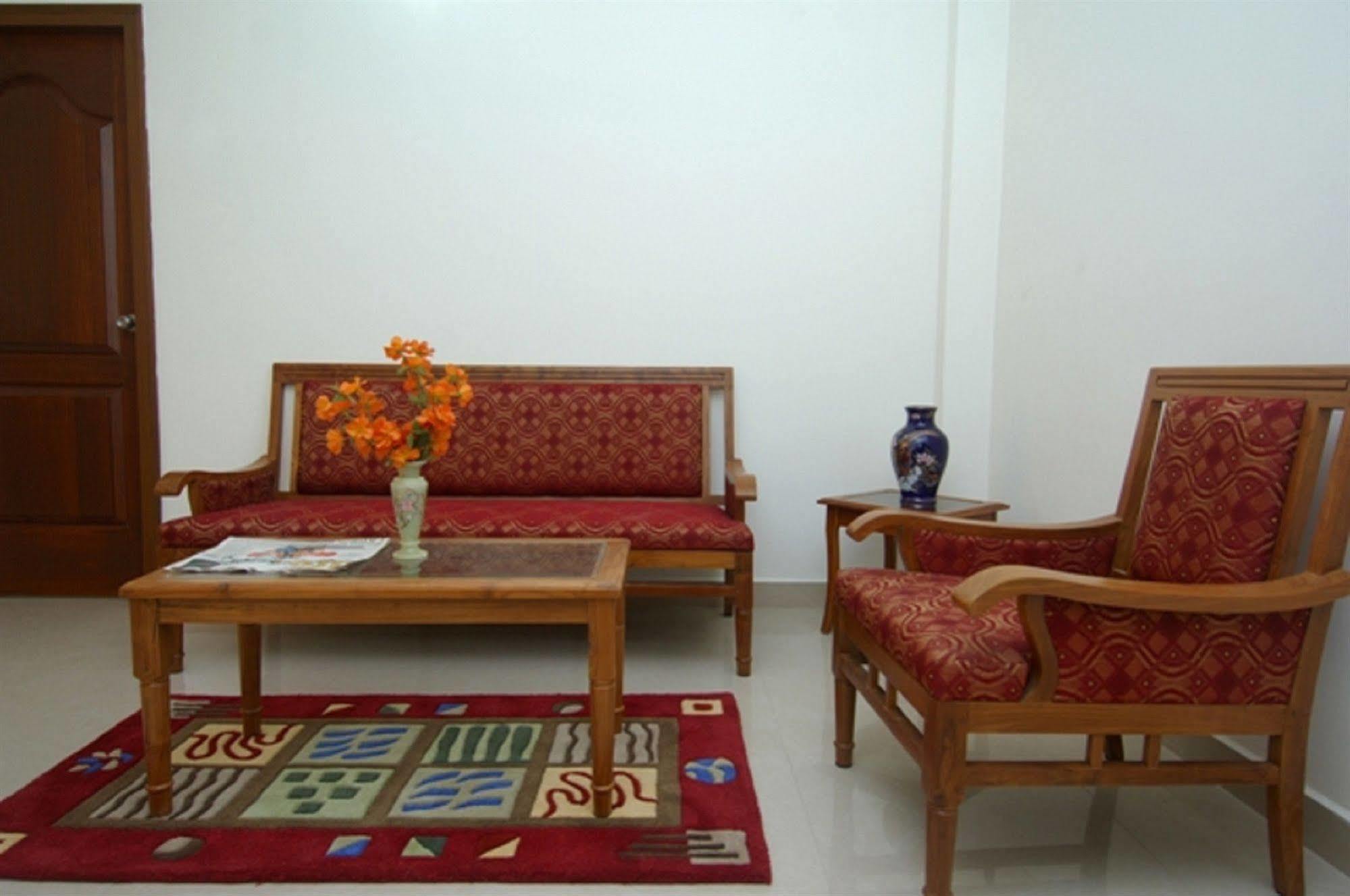 העיר בנגלור Oyo 6110 Thalassa Suites מראה חיצוני תמונה